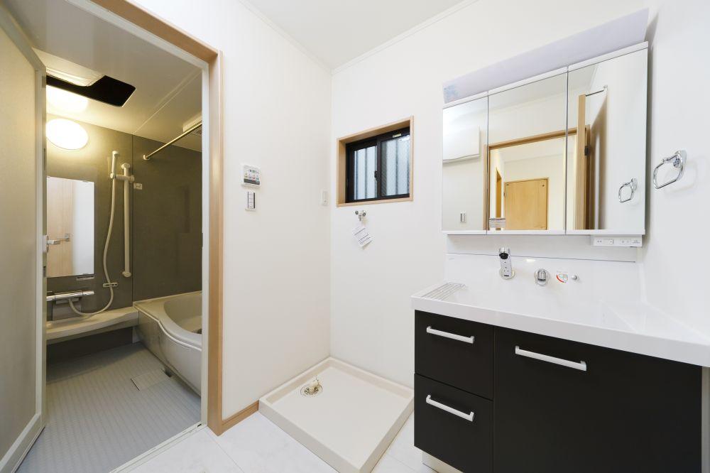 Same specifications photos (Other introspection). Same specifications