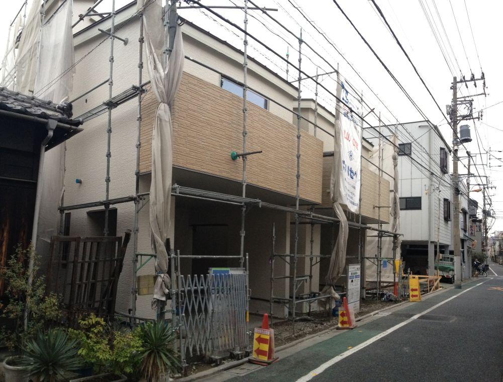 Local photos, including front road. Local (11 May 2013) Shooting