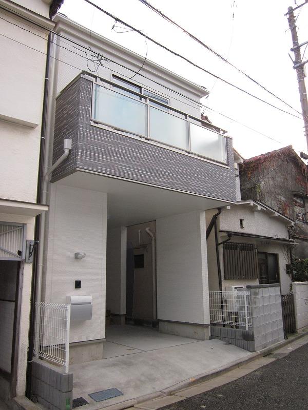 Local appearance photo. Local (11 May 2013) Shooting