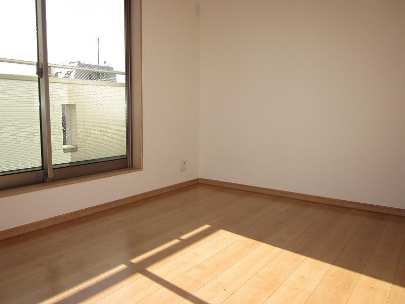 Non-living room. Indoor (11 May 2013) Shooting