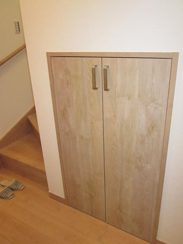 Receipt. Indoor (11 May 2013) Shooting Stairs under storage