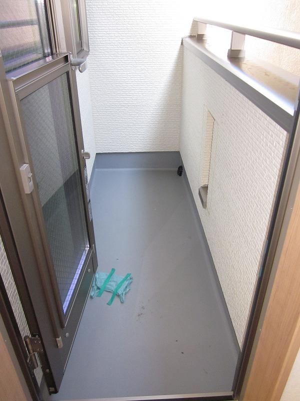 Balcony. Local (11 May 2013) Shooting Kitchen next to a balcony