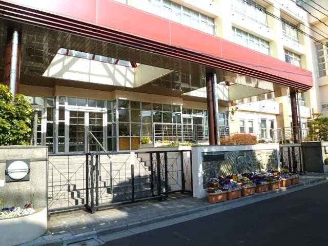 Junior high school. Minami-Senju 1000m to the second junior high school