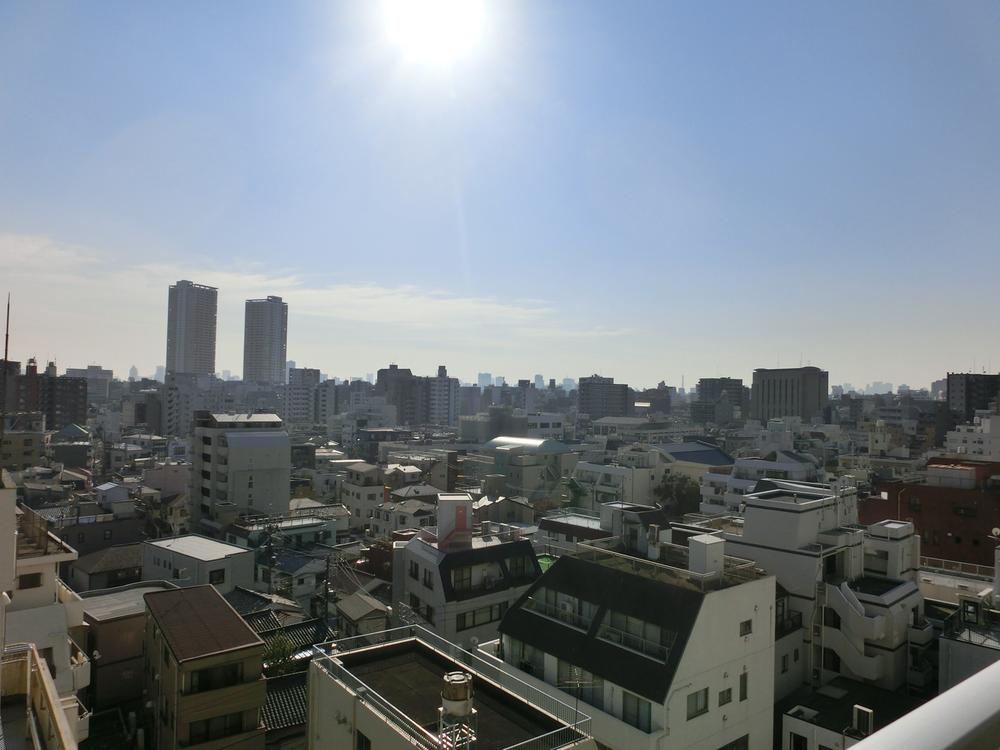 View photos from the dwelling unit. View from the view of the local from the south balcony (December 2013) Shooting