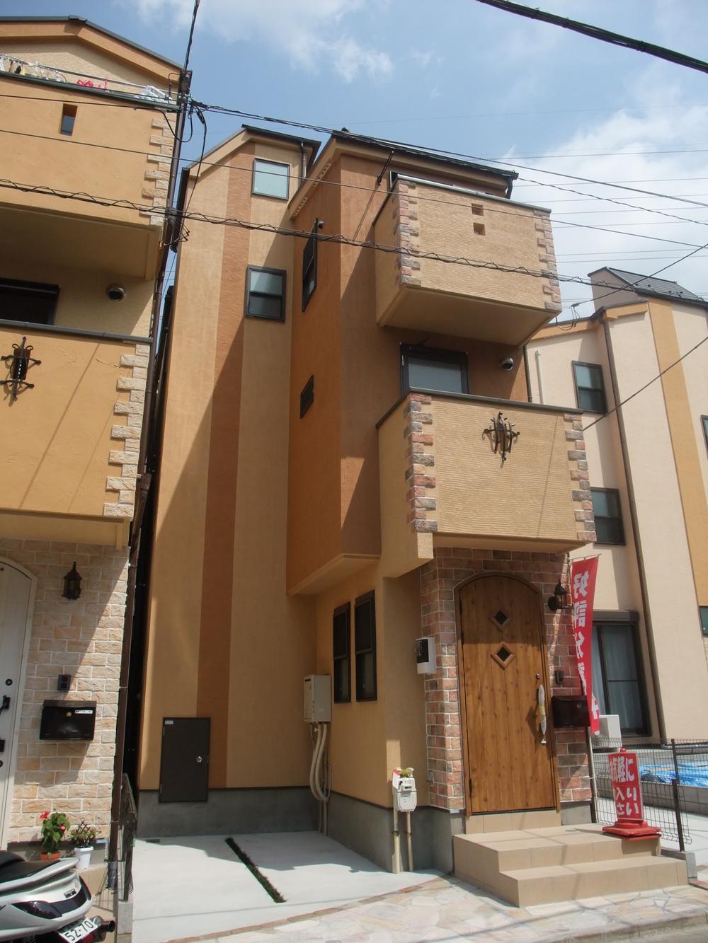 Same specifications photos (appearance). It will be the appearance of the same specification. It is very warm building.