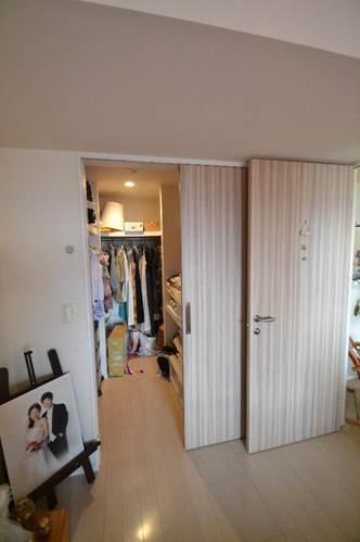 Receipt. Walk-in closet