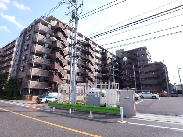 Local appearance photo. Local (09 May 2013) Shooting