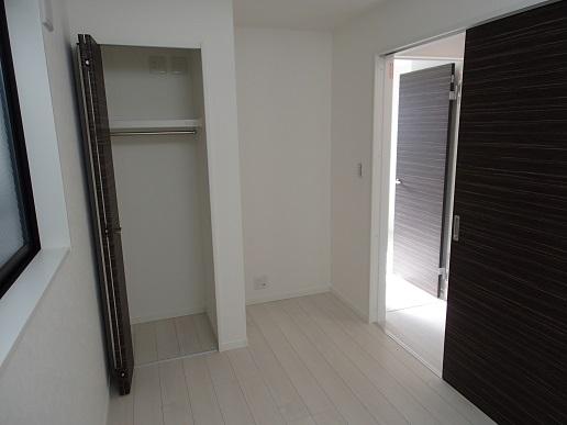 Non-living room. Indoor (12 May 2013) Shooting