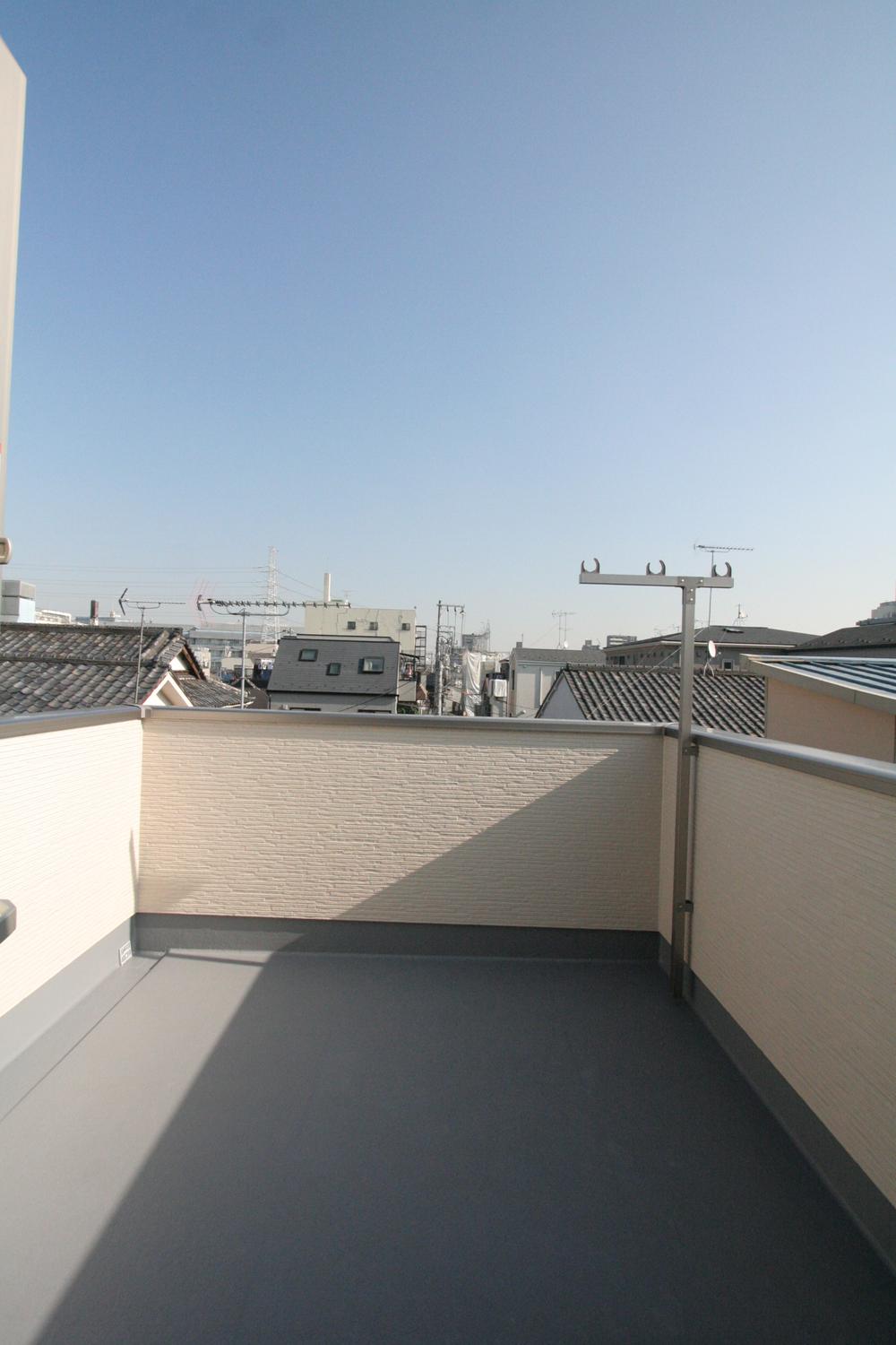 Balcony. View December 2013 shooting from the roof balcony