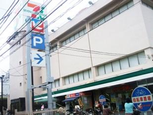 Supermarket. To Ito-Yokado 295m