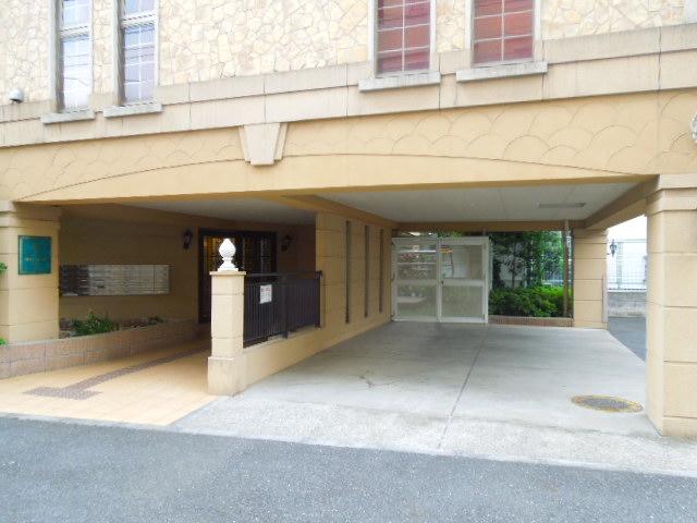 Local appearance photo. Local (10 May 2013) Shooting