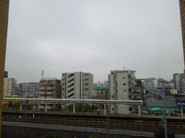 View photos from the dwelling unit. View from the site (October 2013) Shooting