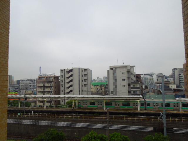 View photos from the dwelling unit. View from the site (October 2013) Shooting