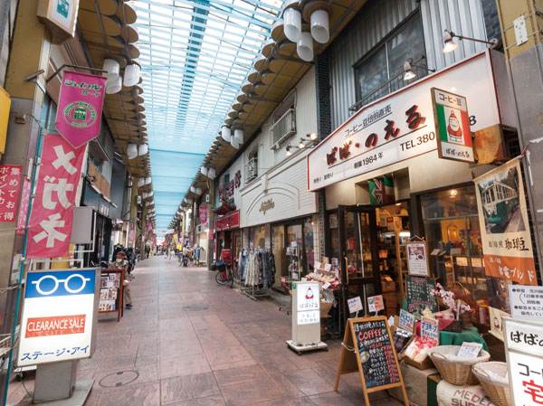 Surrounding environment. Joyful third wheel (10m ・ 1-minute walk)