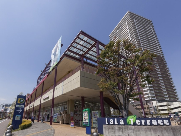 Walk 13 minutes "LaLa Terrace Minamisenju"