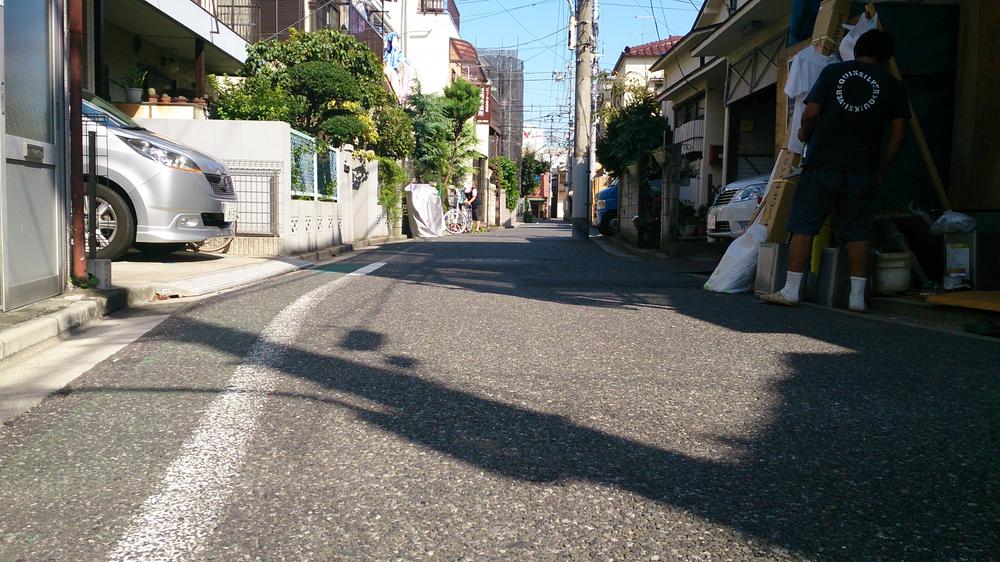 Local photos, including front road. Frontal road