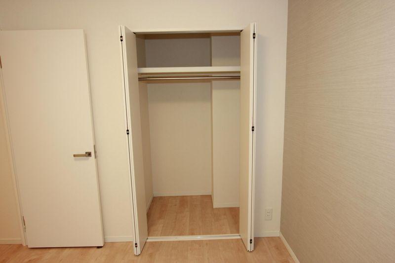 Receipt. Western-style closet