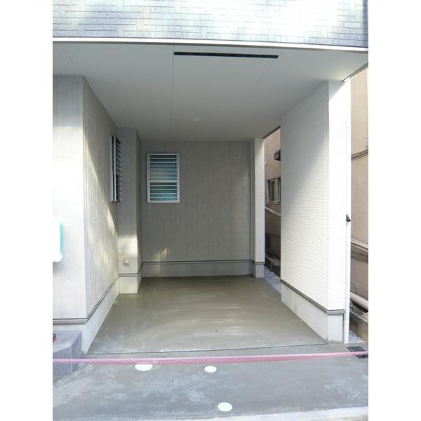 Parking lot. Large vehicles is also available