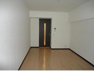 Living. Living-dining 2