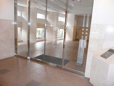 Entrance. Entrance auto lock