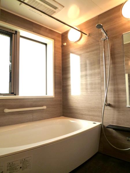 Bathroom. Indoor (12 May 2013) Shooting