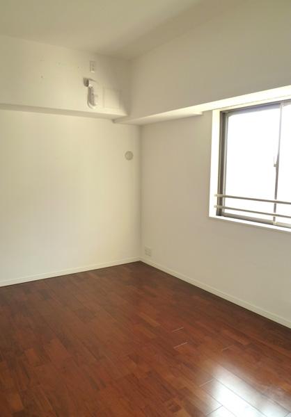 Non-living room. Indoor (12 May 2013) Shooting