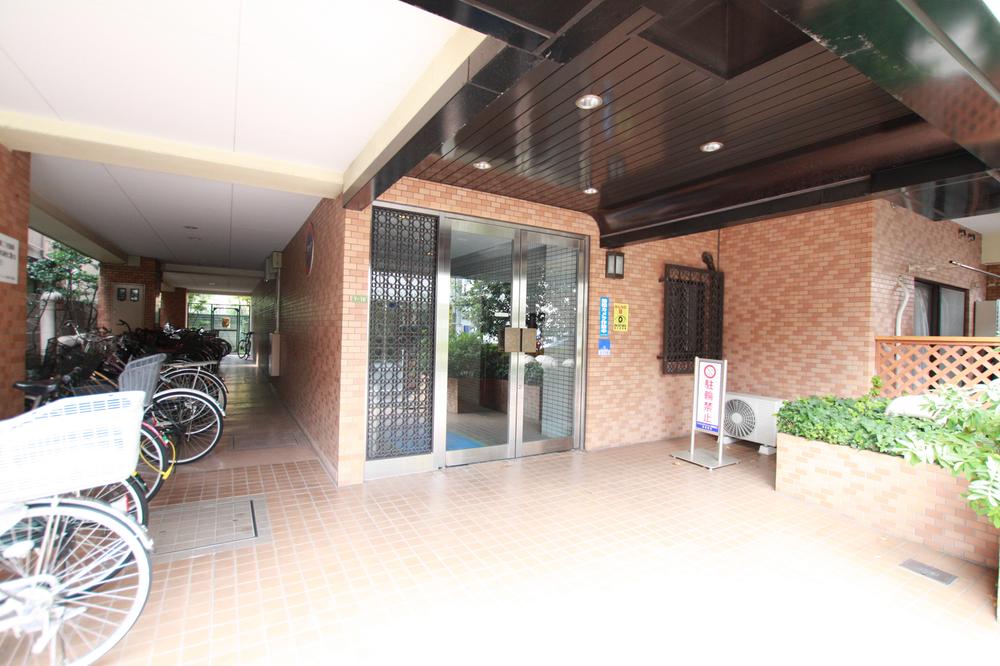 Local appearance photo. Walk to the supermarket 3 minutes