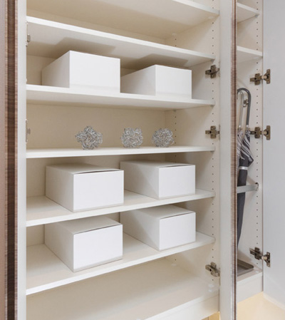 Receipt.  [Thor type footwear input] The entrance, Shoes, of course, It has become a tall type footwear input that can be enough to hold up umbrellas and accessories. You can use the cleaner around the entrance.