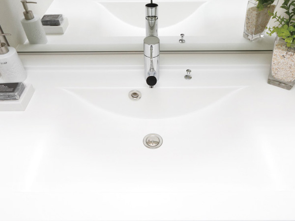 Bathing-wash room.  [Bowl-integrated counter] Counter top and sink bowl of integrally formed, Beautiful and it looks because there is no joint, Cleaning is easy.