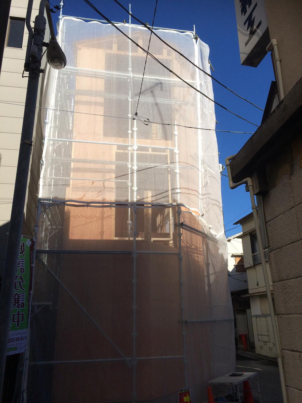 Local appearance photo. Local (12 May 2013) Shooting