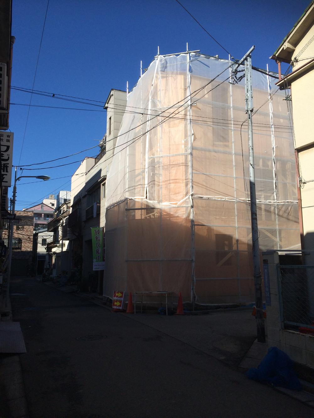 Local photos, including front road. Local (12 May 2013) Shooting