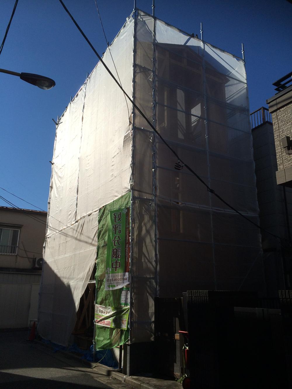 Local appearance photo. Local (12 May 2013) Shooting