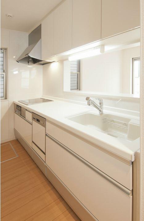 Same specifications photo (kitchen). Kitchen construction cases