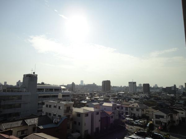 View photos from the dwelling unit. View from the balcony / 2013 October shooting