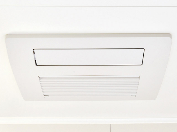 Bathing-wash room.  [Bathroom heating dryer] Or suppress the occurrence of bathroom mold, It is also useful to dry the rain of the day or at night in the laundry.