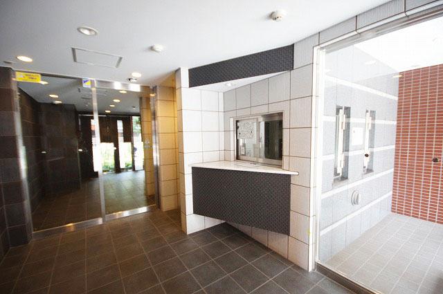 Entrance. Local (July 2013) Shooting