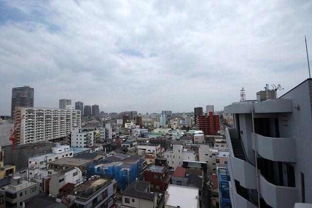 View photos from the dwelling unit. View from the site (June 2013) Shooting