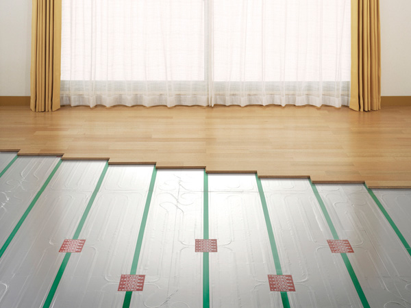 Other.  [TES hot water floor heating] living ・ The dining, It has established a worry less hot water floor heating of the winding-up and air drying of the dust.