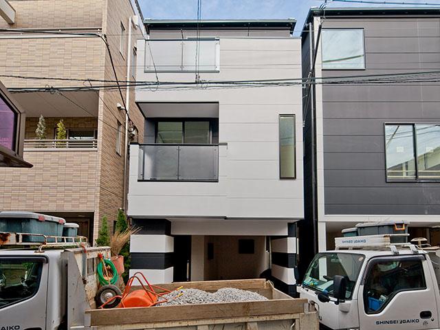 Local appearance photo. Local (12 May 2013) Shooting