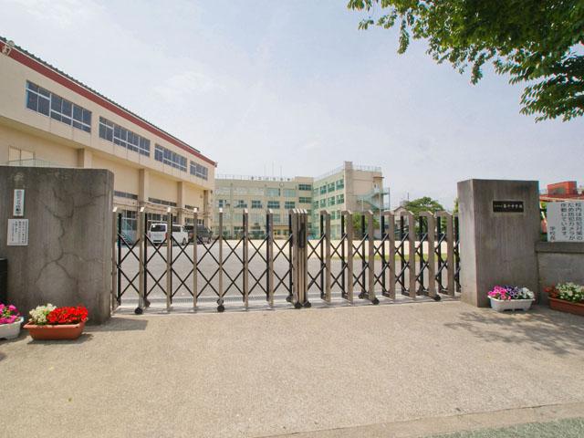 Junior high school. Arakawa Tatsudai 331m Up to seven junior high school