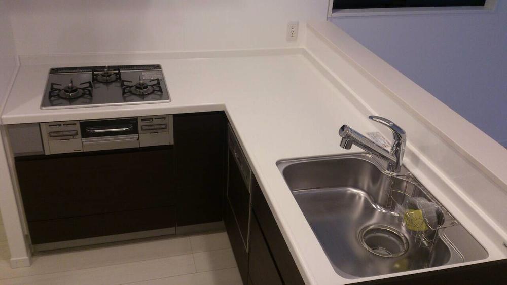 Kitchen. Indoor (12 May 2013) Shooting