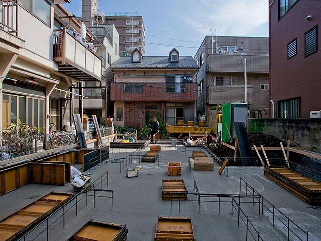 Local appearance photo. Local (11 May 2013) Shooting