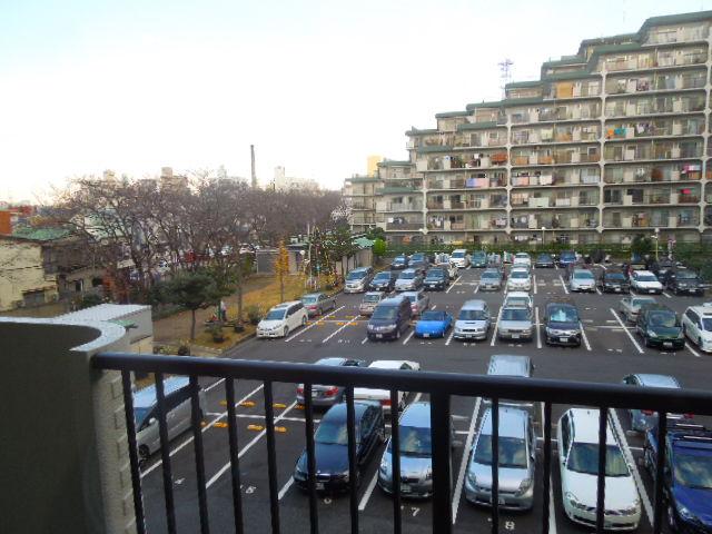 View photos from the dwelling unit. View from the site (December 2013) Shooting