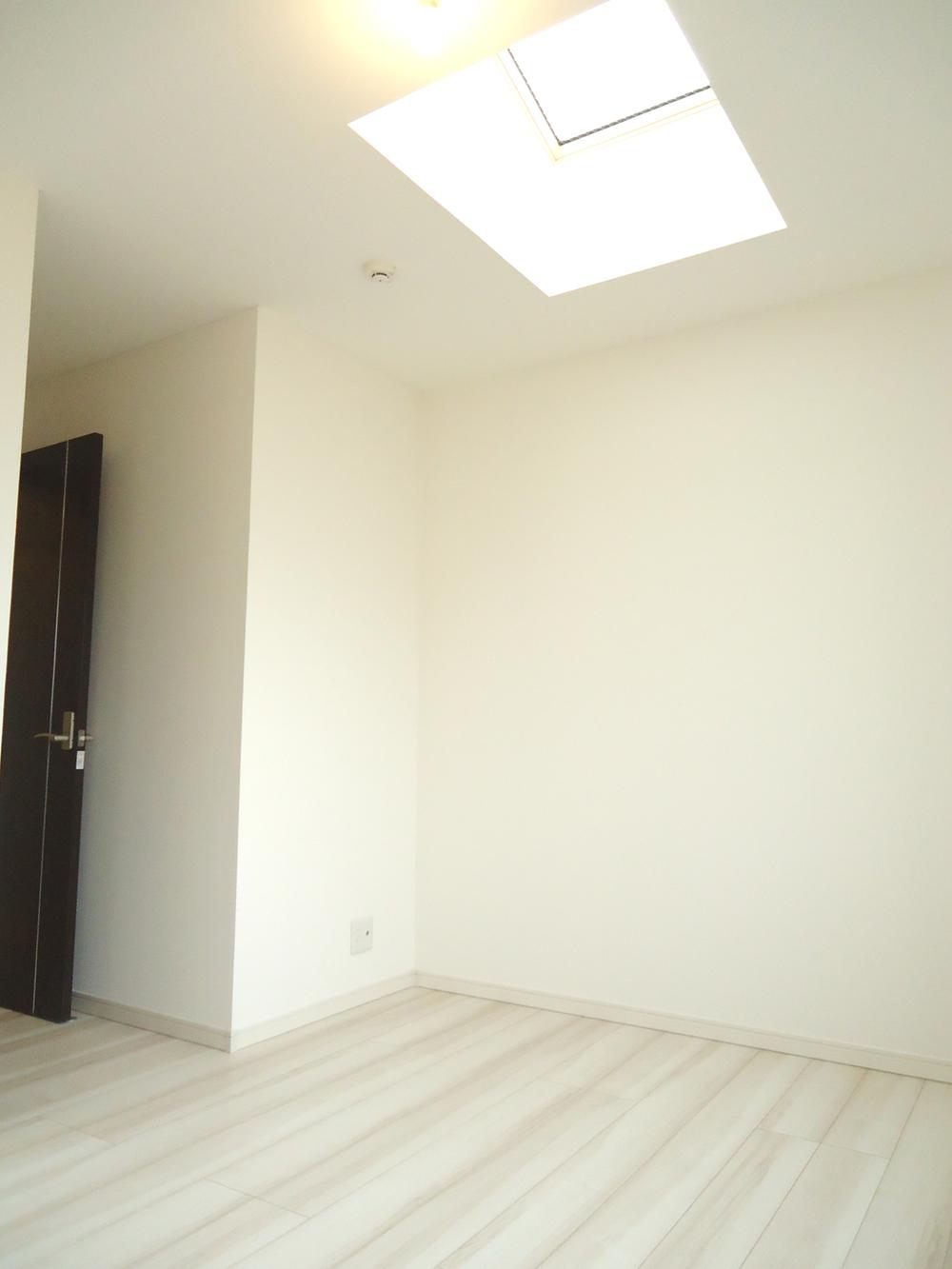 Non-living room. The third floor of the Western Part 1. 6.25 Pledge. 