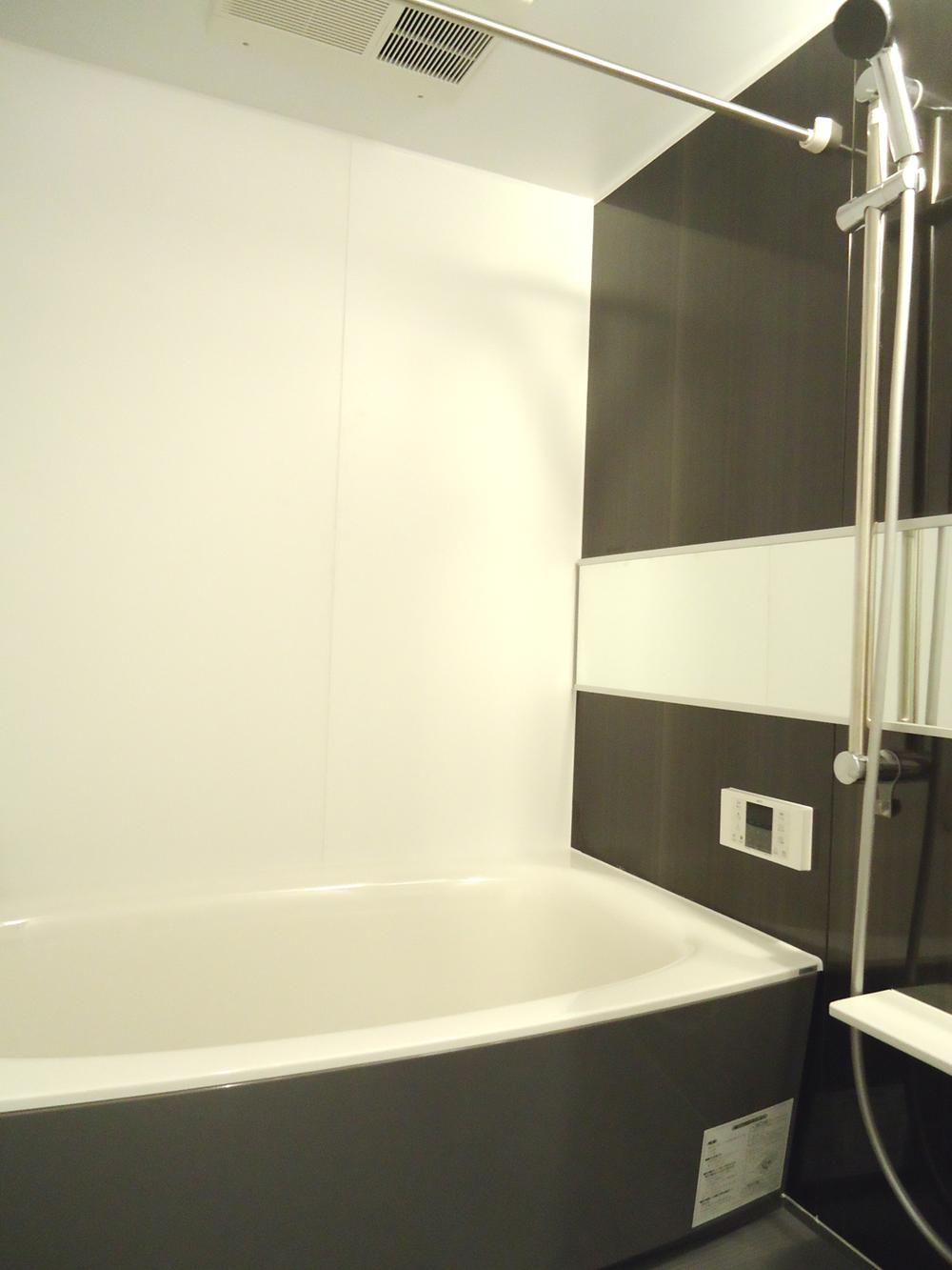 Bathroom. Bathing one tsubo type (about 2 Pledge). With ventilation drying heater. 