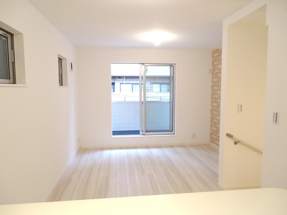 Living. Living with views from the kitchen counter. 