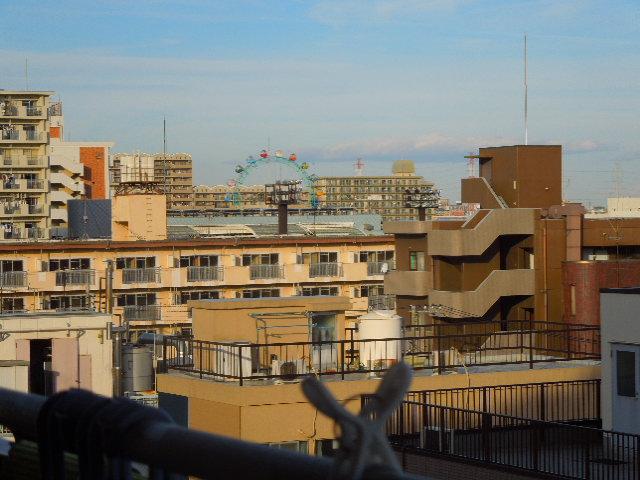 View photos from the dwelling unit. View from the site (December 2013) Shooting It views Arakawa amusement park.