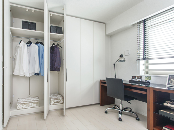 Interior.  [Movable closet (Western-style 2)] Photo when 2LDK use.