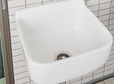 Other.  [Slop sink] Cleaning of gardening and outdoor goods, Handy, such as the shoes washing of children. This is useful for cleaning of window cleaning and balconies.