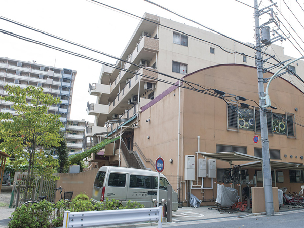 Surrounding environment. Ogu settlement house nursery school (about 400m ・ A 5-minute walk)